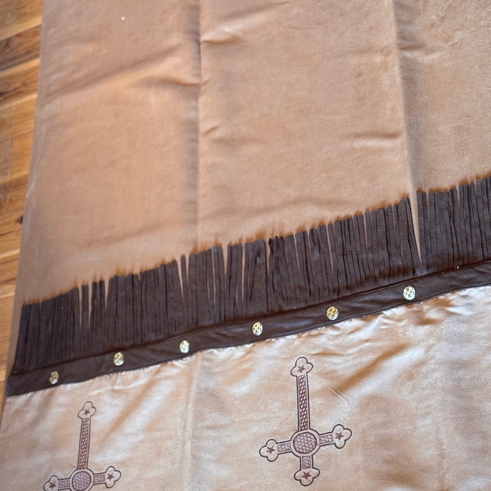 Western Faux Leather 2 drapes. Lined. 18”tassel topper. Excellent condition. - Picture 7 of 13